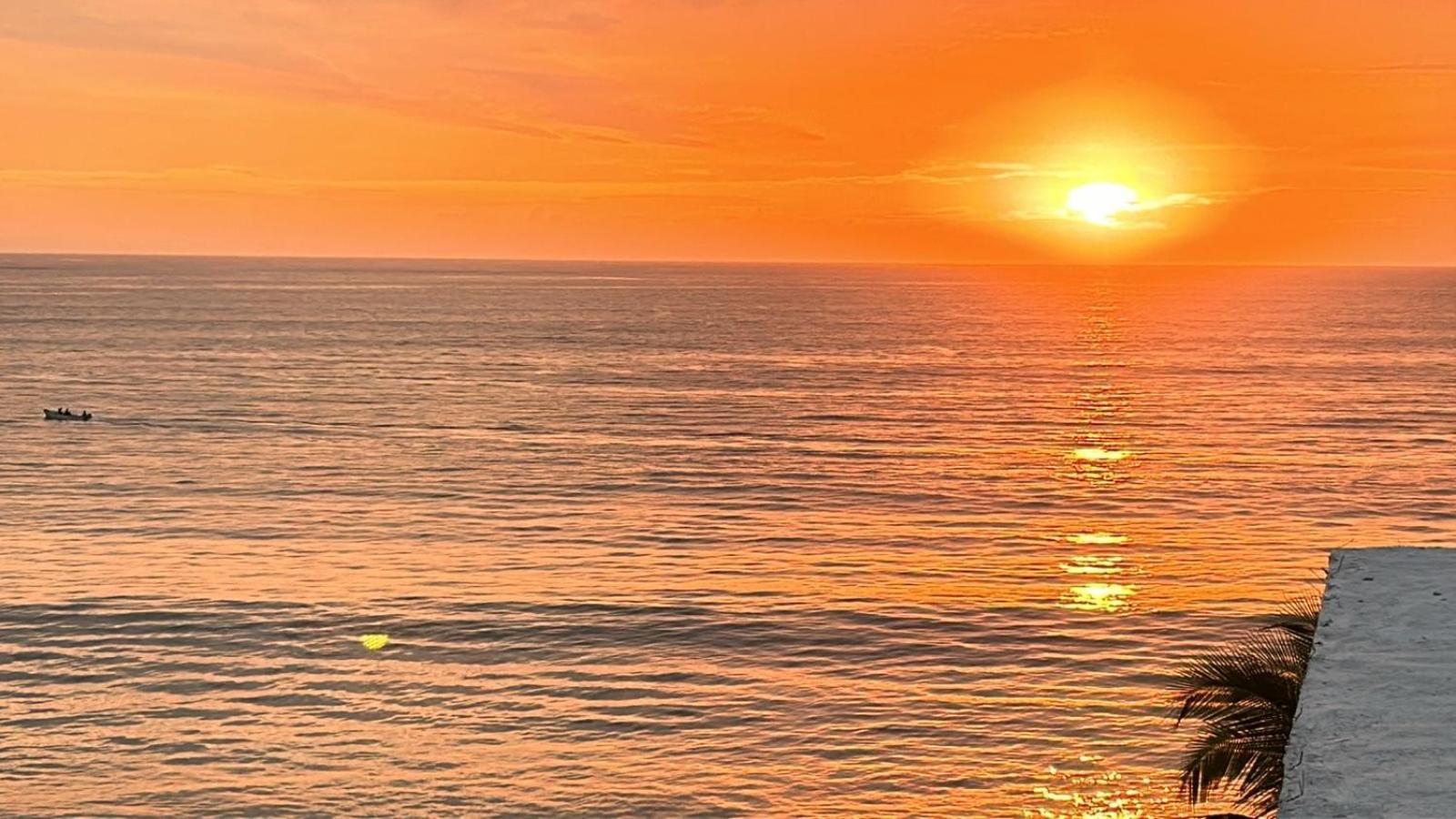 Yellow House 6 Minutos De Playa Барра-де-Навидад Экстерьер фото